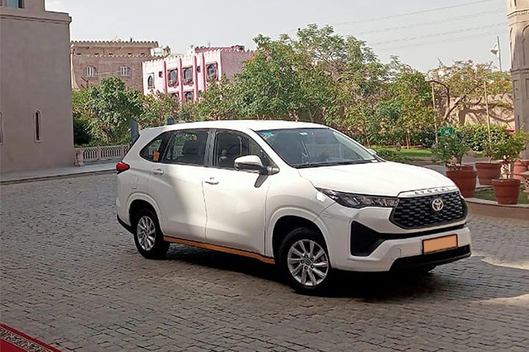 Toyota Innova Hycross